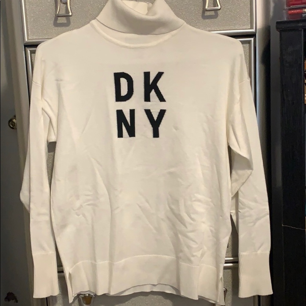 DKNY Long sleeve turtleneck shirt